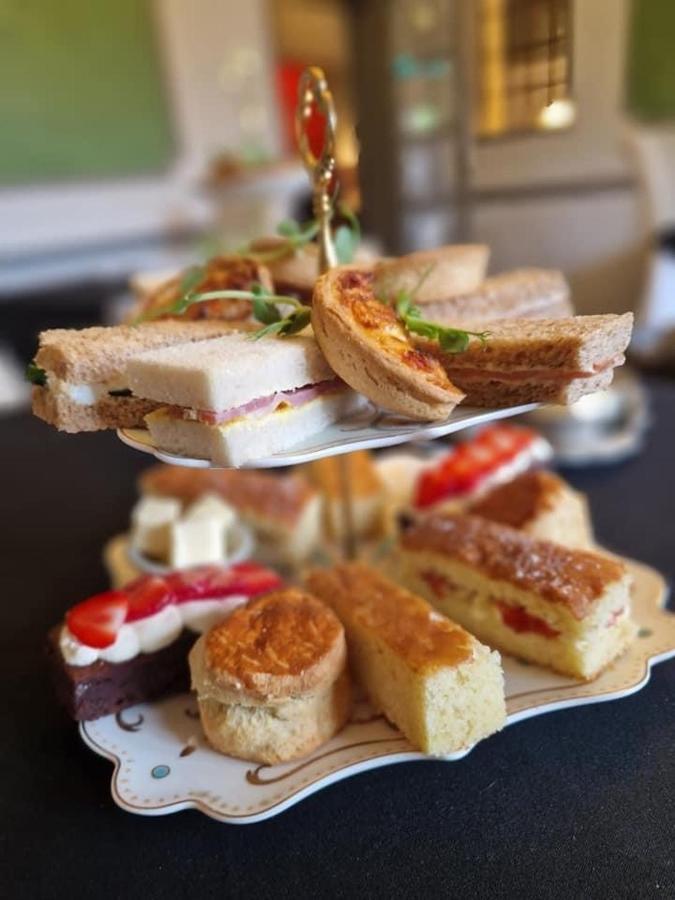 The Kings Arms Inn Montacute Екстериор снимка