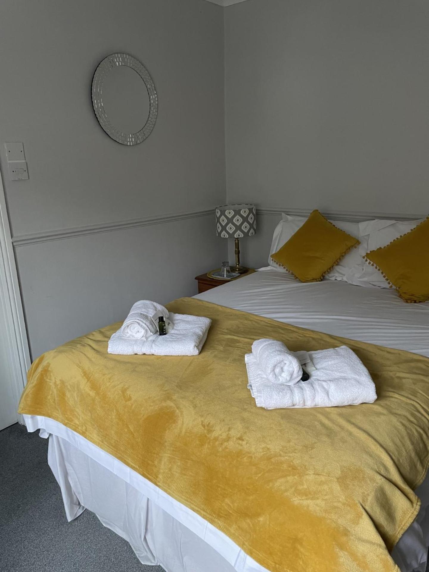 The Kings Arms Inn Montacute Екстериор снимка