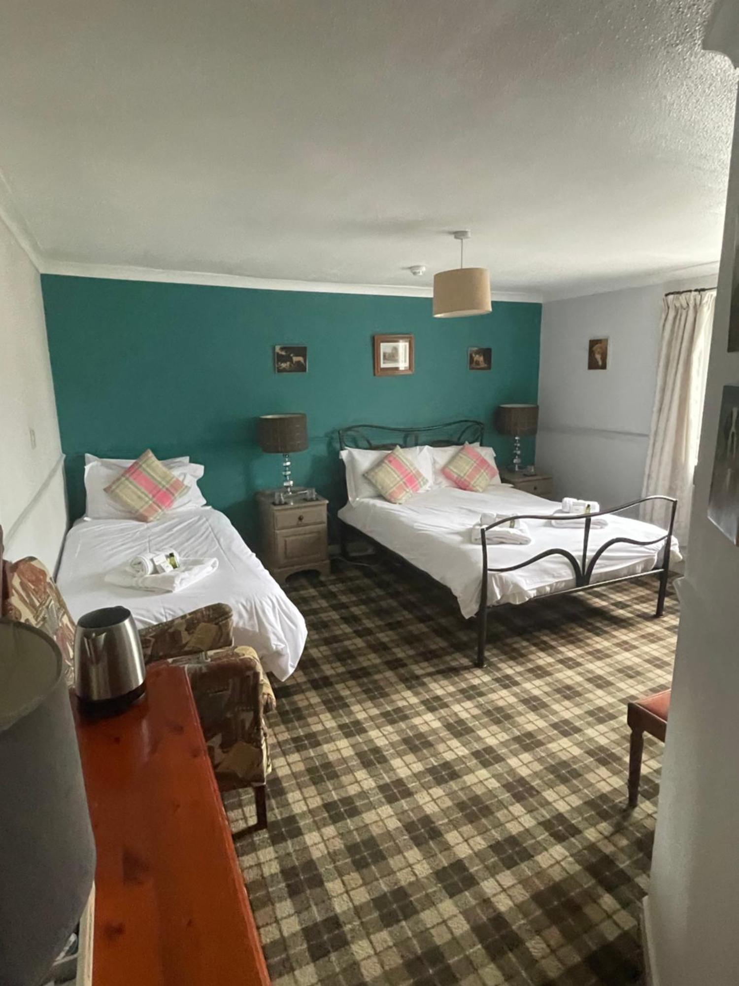 The Kings Arms Inn Montacute Екстериор снимка