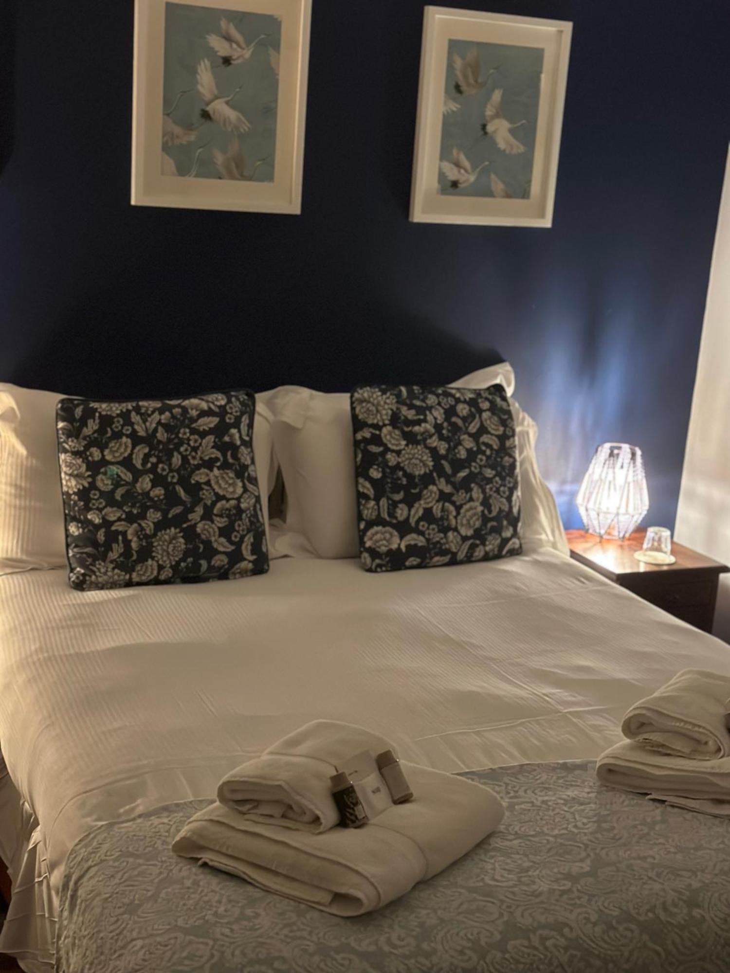 The Kings Arms Inn Montacute Стая снимка